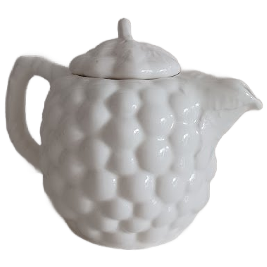 Kannetje, Tros Druiven. Wit, Geglazuurd, Barbotine Aardewerk. 1