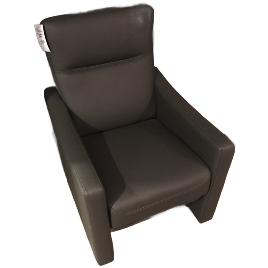Comfortabel Fauteuil Voorzien Van Kwaliteitsleer. Aangeschaft In 2019. 1