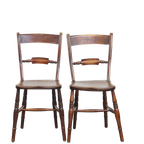 Elegante Set Van 2 Antieke Engelse Stoeltjes Met Mooi Houtwerk En Warme Kleuren thumbnail 1