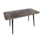 Vintage Salontafel Met Glazen Blad En Schuine, Taps Toelopende Poten thumbnail 1
