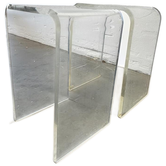 Set Van 2 Vintage Plexi Curved Bijzettafeltjes / Sidetables 1