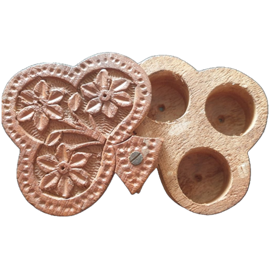 Houtsnijwerk Kruidendoosje India Klavervorm 3 Vakjes 1