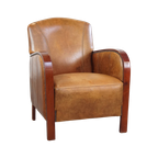 Stijlvolle Schapenleren Art Deco Design Armchair Met Houten Armleggers En Een Vast Zitkussen thumbnail 1