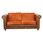 Luxe En Comfortabele Schapenleren 2.5 Zits Bank Van Topkwaliteit Met Oranje Stoffen Kussens thumbnail 1