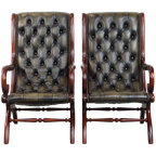Set Van 2 Tijdloze, Klassieke Groene Rundleren Engelse Chesterfield Fauteuils Met Hout thumbnail 1