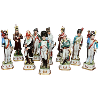Set Van 10 Napoleontische Militaire Beeldjes (Waaronder Één Beeldje Van Bonaparte).