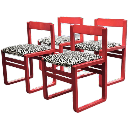 Vintage Rode Stoelen Met Panterstof 1