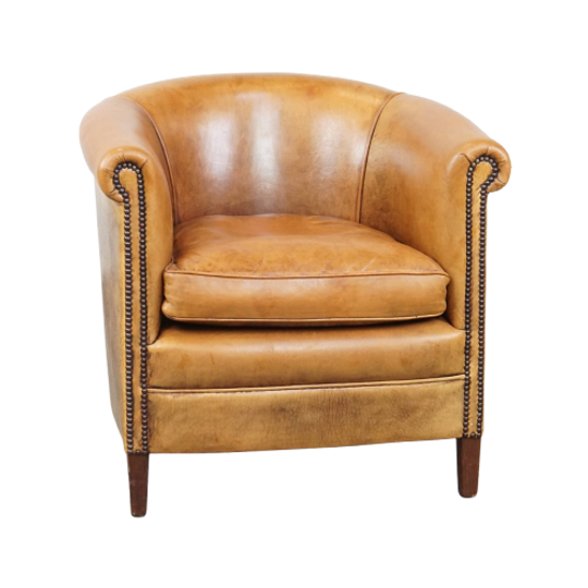 Leuke, Charmante En Comfortabele Schapenleren Clubfauteuil In Een Mooie Lichte Cognac Kleur 1