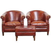 Set Van 2 Cognac-Kleurige Rundleren Clubfauteuils En Hocker In Engelse Stijl