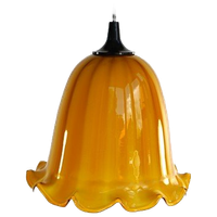 Vintage Glazen Hanglamp – Oker Geschulpt