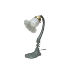Art Deco Tafellamp Met Geplooide Glazen Kap. thumbnail 1