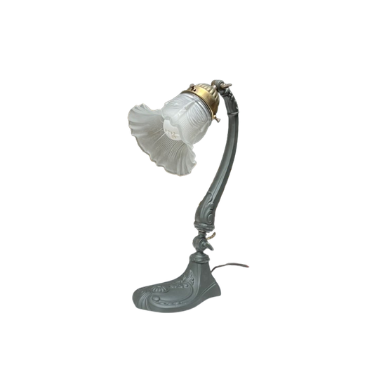 Art Deco Tafellamp Met Geplooide Glazen Kap. 1