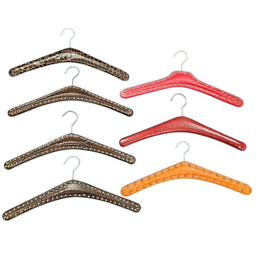 Retro Vintage Kleerhangers/ Knaapjes Set Van 7 1