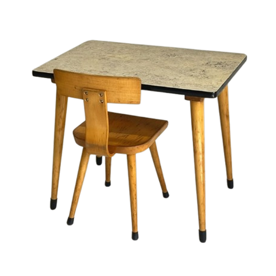Vintage Kleuterschoolsetje Tafel & Schoolstoeltje Schuine Pootjes 1