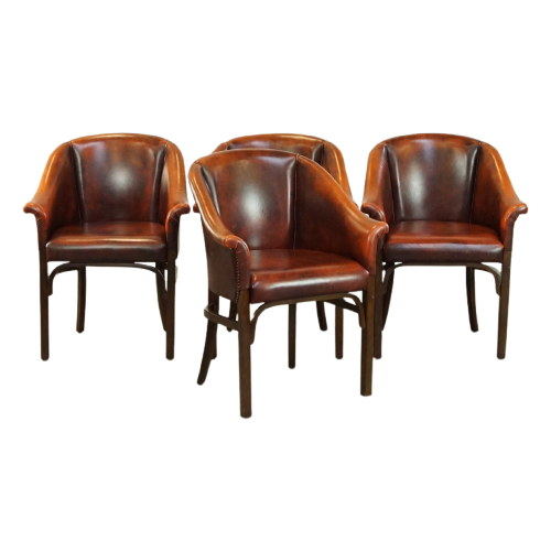 Set Van 4 Engelse Rundleren Eetkamerstoelen/ Tubchairs In Een Luxe Rode Chesterfield Kleur