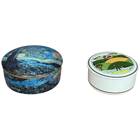 Twee Sieradendoosjes Van Porselein. 1