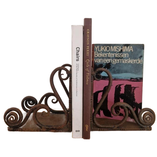 Arts & Crafts Smeedijzeren Boekensteunen. 1