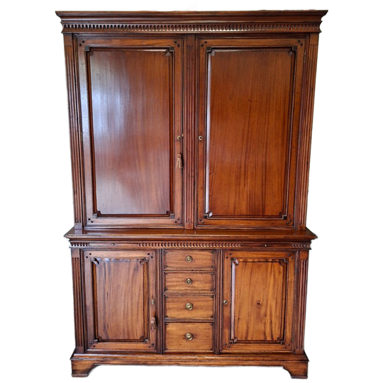 Klassieke Engelse Wandkast, Servieskast, Cabinet Afm. 146x49cm En 214cm Hoog. 1