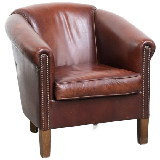 Karaktervolle Vintage Schapenleren Clubfauteuil Met Siernagels En Een Elegante Uitstraling 1
