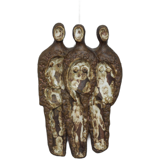 Brutalistisch Keramisch Wandreliëf Met Drie Figuren, Gesigneerd Ar, Jaren 70 1