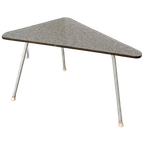 Driehoek Formica Tafel. Vintage Bijzettafel Grijs Gemêleerd thumbnail 1