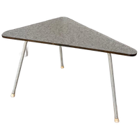 Driehoek Formica Tafel. Vintage Bijzettafel Grijs Gemêleerd