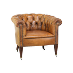 Antieke, Karakteristieke Schapenleren Chesterfield Clubfauteuil Op Wieltjes thumbnail 1