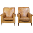 Set Van 2 Grote, Comfortabele En Stijlvolle Vintage Schapenleren Fauteuils Met Mooie Vormen thumbnail 1