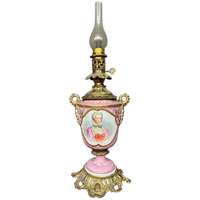 Grote Antieke Olielamp Van Roze Sevres Porselein.