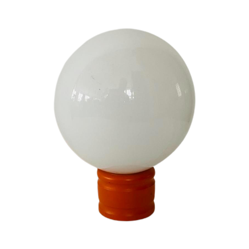 Mushroom Lamp Met Oranje Houten Voet En Wit Glazen Bol