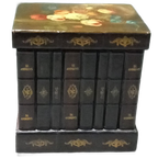 Vintage Kastje In De Vorm Van Een Stapel Boeken thumbnail 1