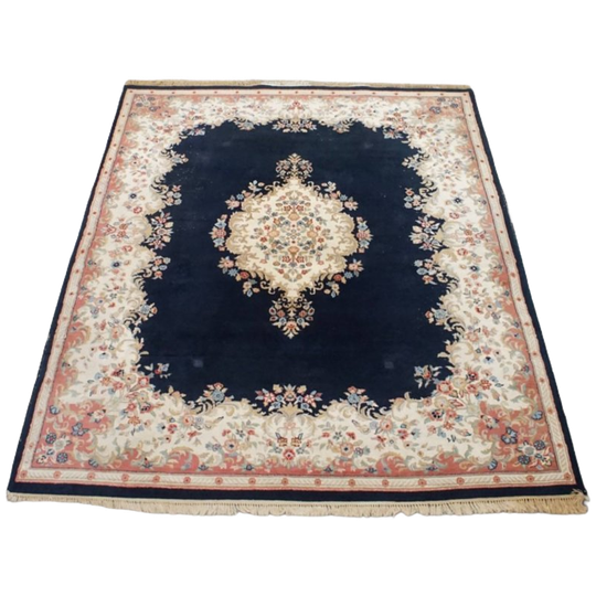Groot Vintage Kirman Vloerkleed/ Tapijt Met Voornamelijk Donkerblauwe En Roze Kleuren 1