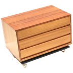 Vintage Ladekastje Op Wieltjes Gemaakt In De Jaren ’60 thumbnail 1