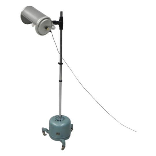 Tot Vloerlamp Omgebouwde Russische Industriele Warmtelamp 1