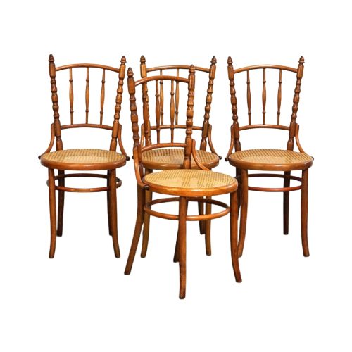 Set Van 4 Originele En Antieke Thonet Bistro Stoelen Met Een Fantastische Uitstraling