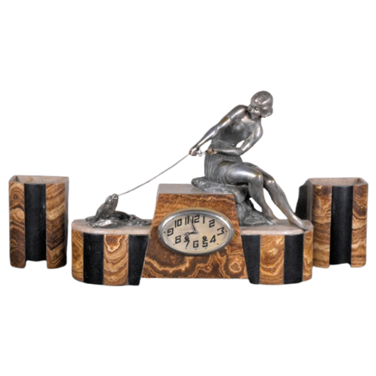 Art Deco Mantelklok Met Zijstukken - Dame Spelend Met Een Zeehond 1