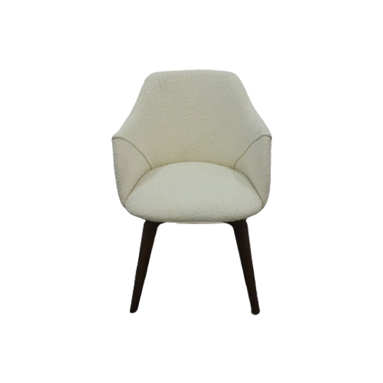 Made.Com Restvoorraad Lule Armstoel Met Armleuningen, Draaibaar, Bouclé Stof, Notenhout, Off White 1