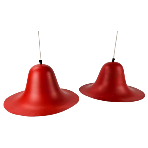 Set Van Twee Rode Hanglampen In Hoeden Vorm Deens Design