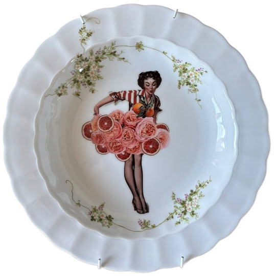 Vintage Wandbord Dame Met Bloemenrok 1