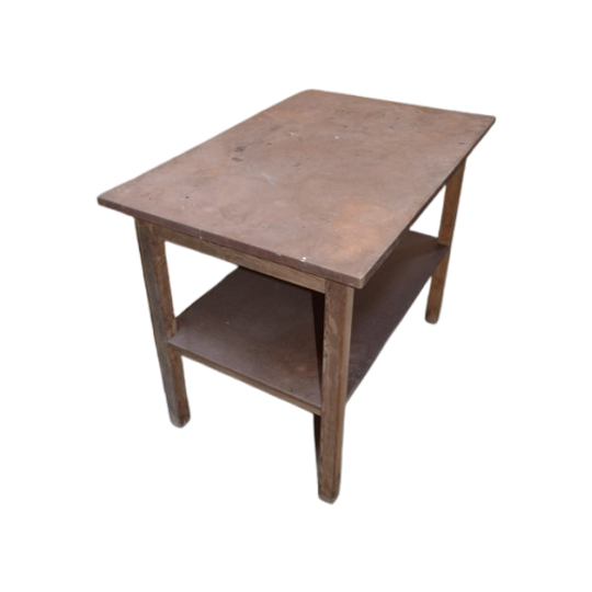 Werktafel Met Een Grenen Onderstel 1