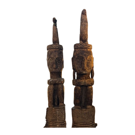 Totempaal Set Uit Indonesië 1