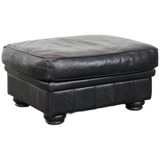 Grote En Tijdloze Zwarte Hocker Gemaakt Van Rundleer In Engelse Stijl 1