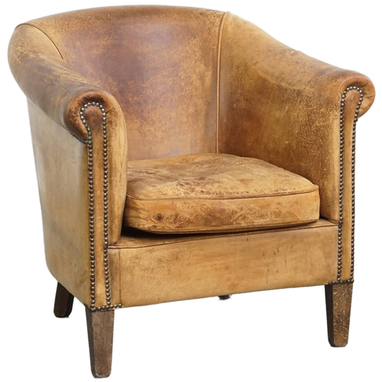 Positief Doorleefde Schapenleren Clubfauteuil Met Een Stoere En Sleetse Vintage Uitstraling 1