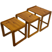 Vintage Set Van Drie Grenen Bijzettafels Nesting Tafels