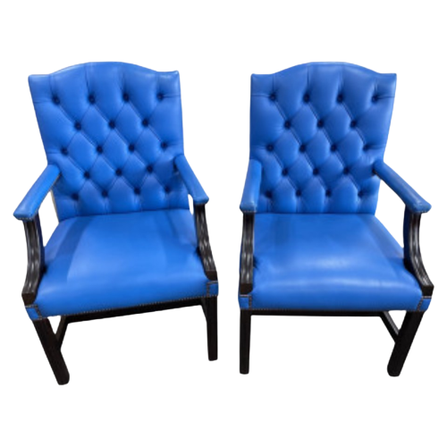 2 X Super Gave Engelse Chesterfield Fauteuils Van Springvale Blauw Gainsborough