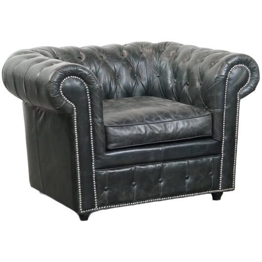 Tijdloze En Klassieke Ruime Zwarte Chesterfield Fauteuil Van Karaktervol Generfd Rundleer 1