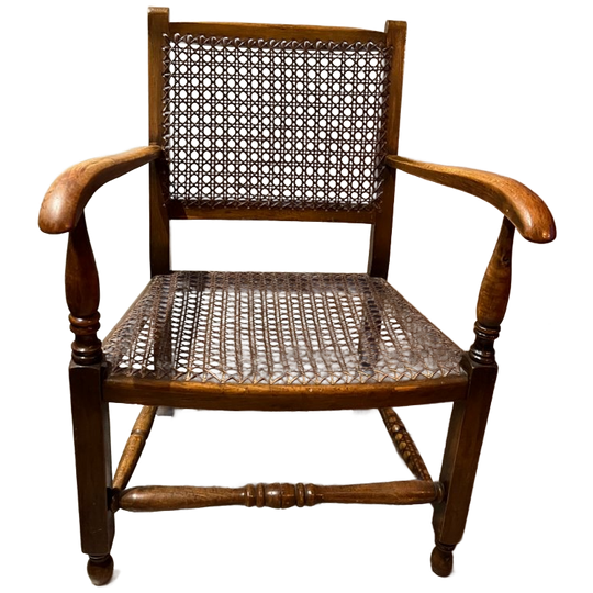 Antiek Stoeltje Met Rotan Webbing 1