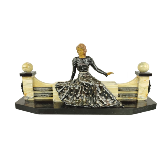 Groot Marmeren Art Deco Beeld 1