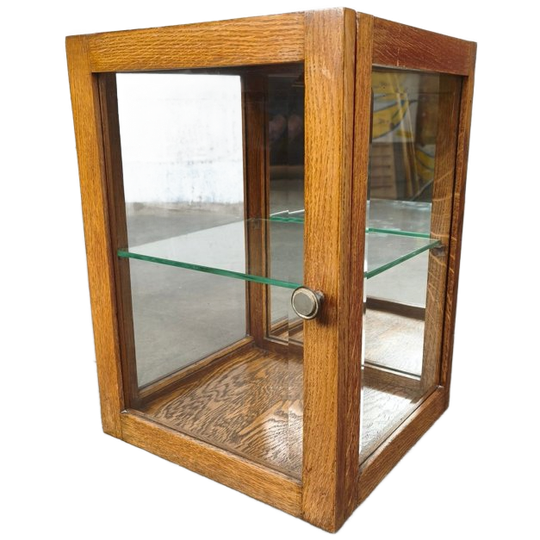 Klein Houten Vitrinekastje 1