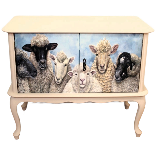 Beige Dressoir Met Schapen - Queen Ann 1